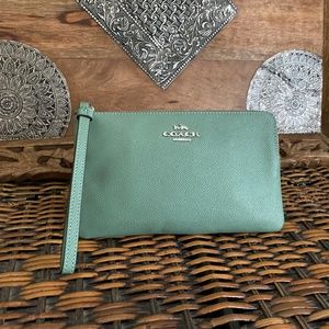 Coach wristlet NWOT